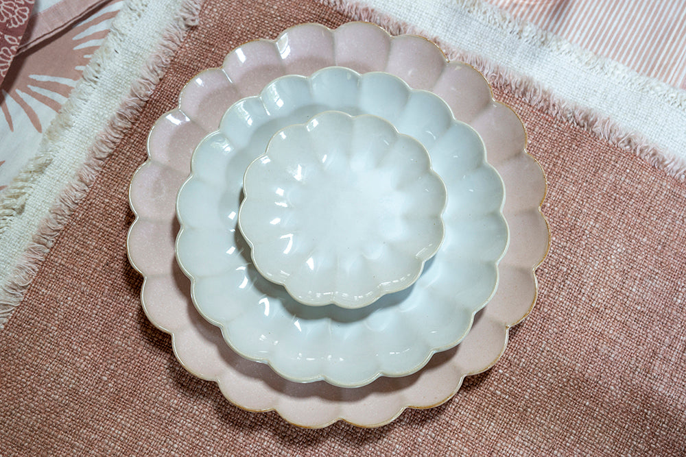 Amelia Plate Medium Blush