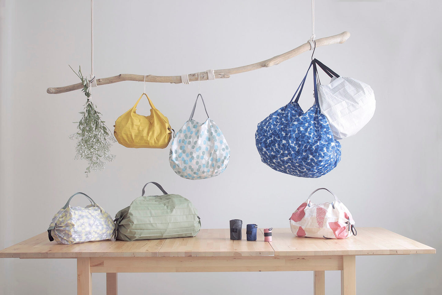 Shupatto Compact Reusable Bag Medium Hagire